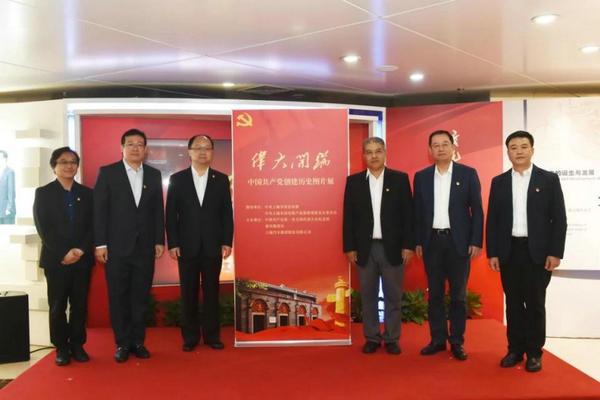 “红色文化进国企”系列活动走进上汽集团1_副本.jpg