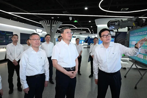 全力当好工业智能化转型的先行探路者、集成服务商！市委书记陈吉宁调研上海电气集团