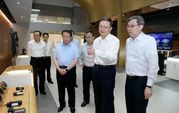 市委书记陈吉宁，市委副书记、市长龚正再赴上汽集团调研，现场会上再抓部署推进